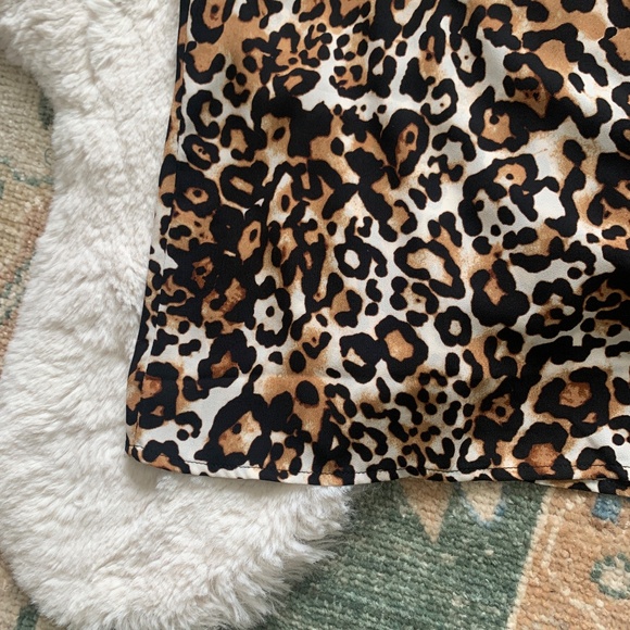 Talbots Leopard Print Short Sleeve Top- Size Large - Picture 9 of 11